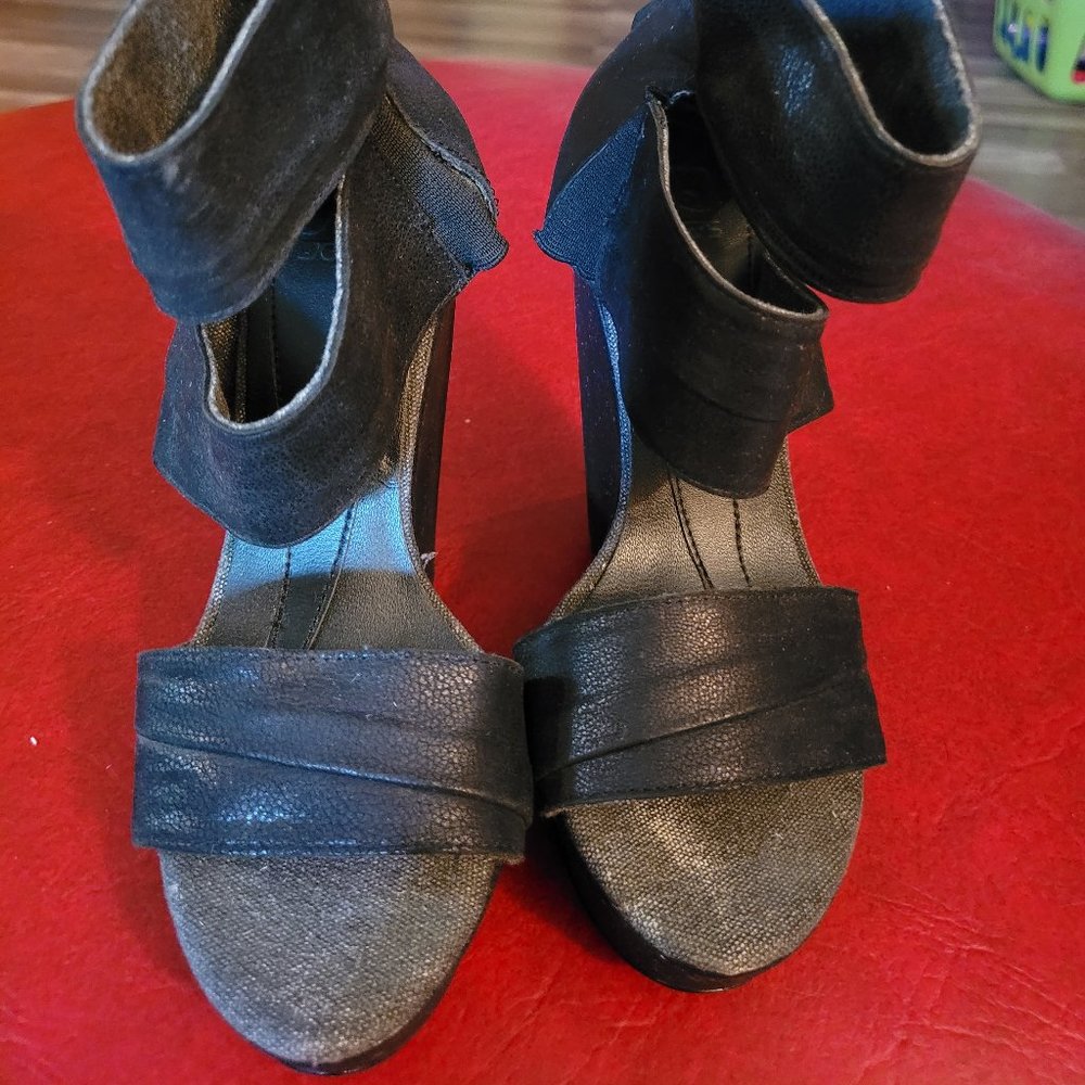 Joe's Lynn Black Wedge Sandal Heels